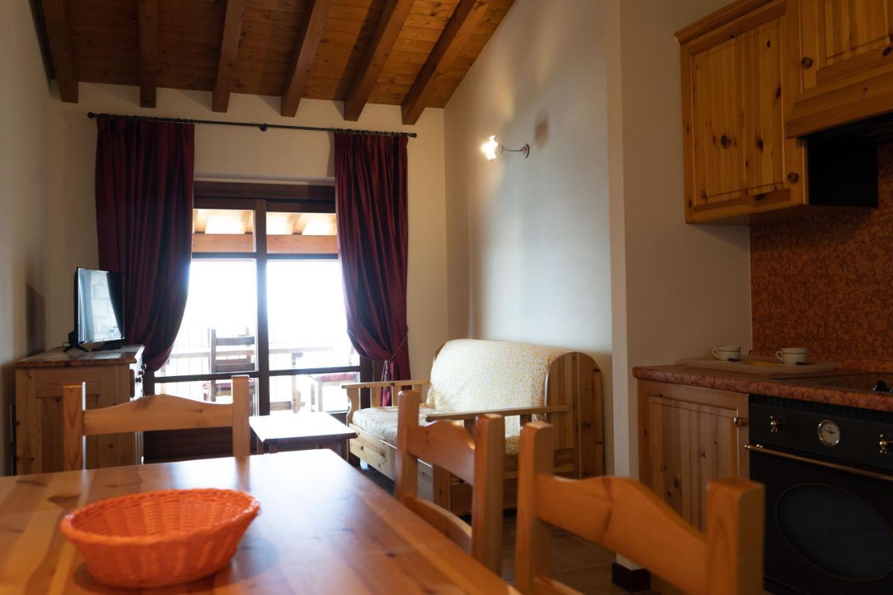La Fiocchina - Magic Place - Apartments & Studios In Garda Lake - Countryside Farmhouse, Inside The Middle Of The Lake Salò Dış mekan fotoğraf