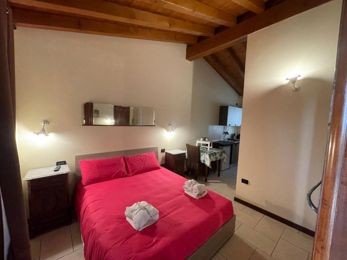 La Fiocchina - Magic Place - Apartments & Studios In Garda Lake - Countryside Farmhouse, Inside The Middle Of The Lake Salò Dış mekan fotoğraf