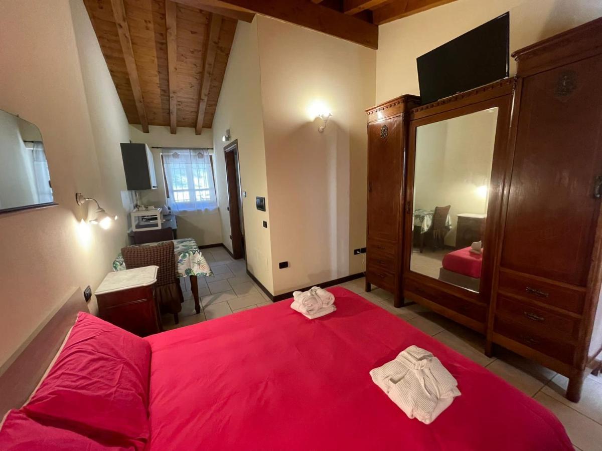 La Fiocchina - Magic Place - Apartments & Studios In Garda Lake - Countryside Farmhouse, Inside The Middle Of The Lake Salò Dış mekan fotoğraf