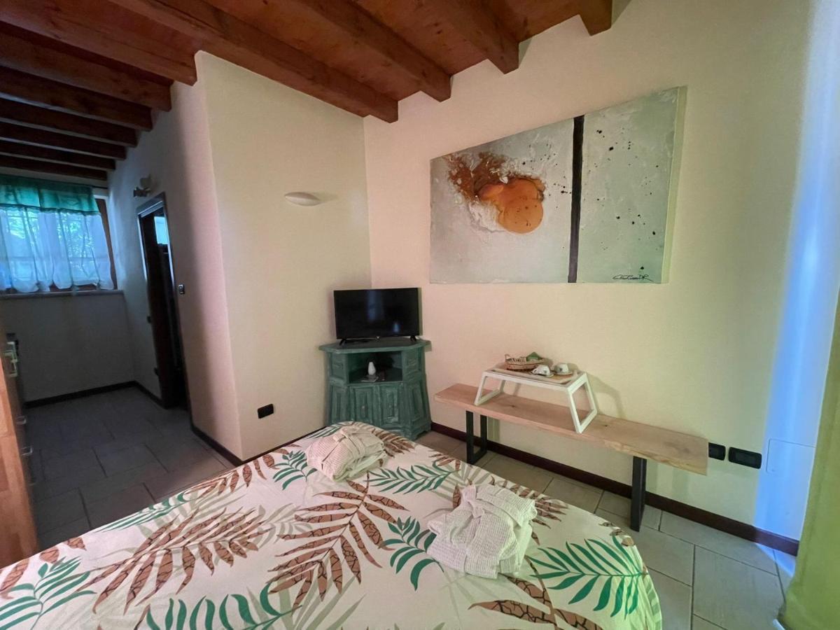 La Fiocchina - Magic Place - Apartments & Studios In Garda Lake - Countryside Farmhouse, Inside The Middle Of The Lake Salò Dış mekan fotoğraf