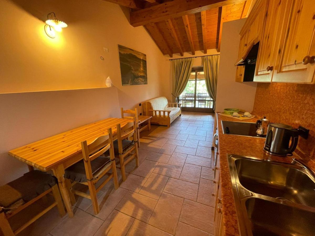 La Fiocchina - Magic Place - Apartments & Studios In Garda Lake - Countryside Farmhouse, Inside The Middle Of The Lake Salò Dış mekan fotoğraf