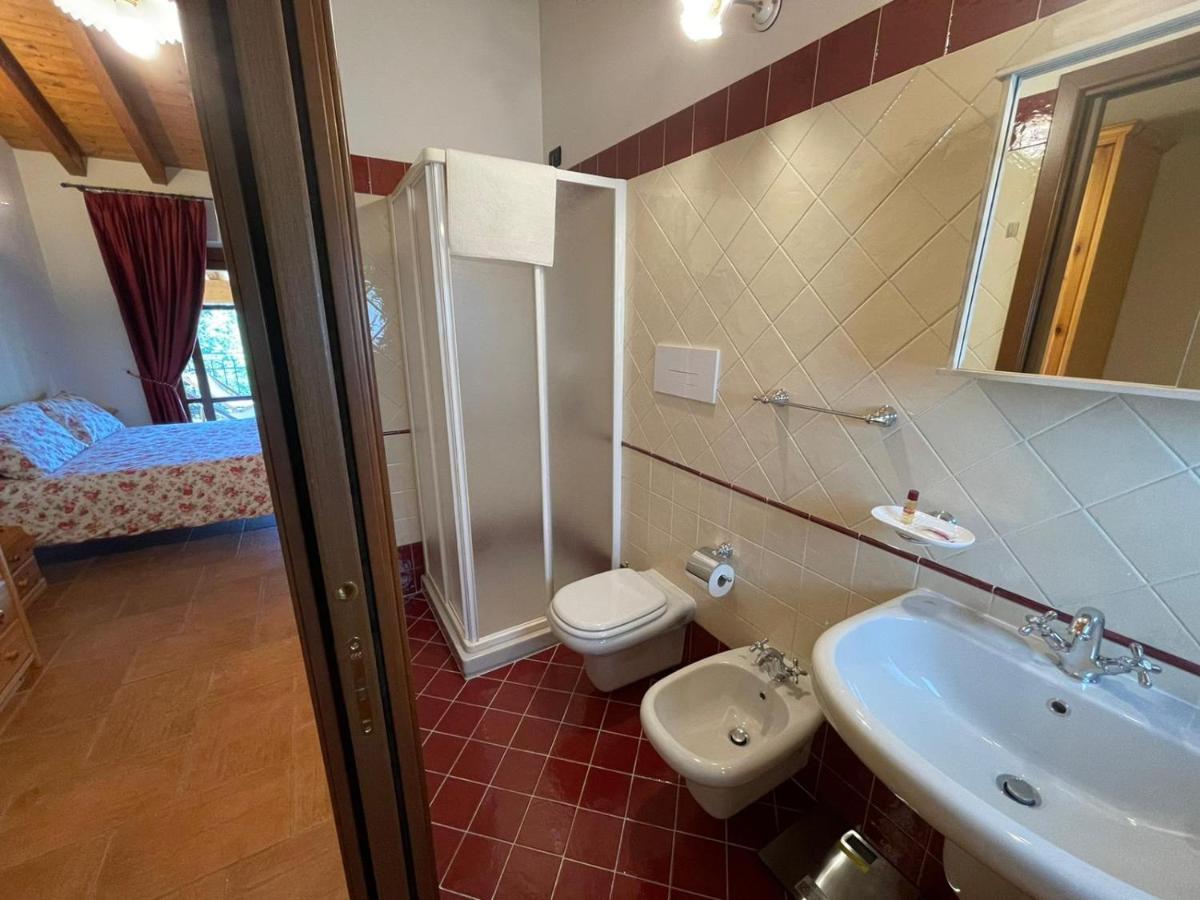 La Fiocchina - Magic Place - Apartments & Studios In Garda Lake - Countryside Farmhouse, Inside The Middle Of The Lake Salò Dış mekan fotoğraf
