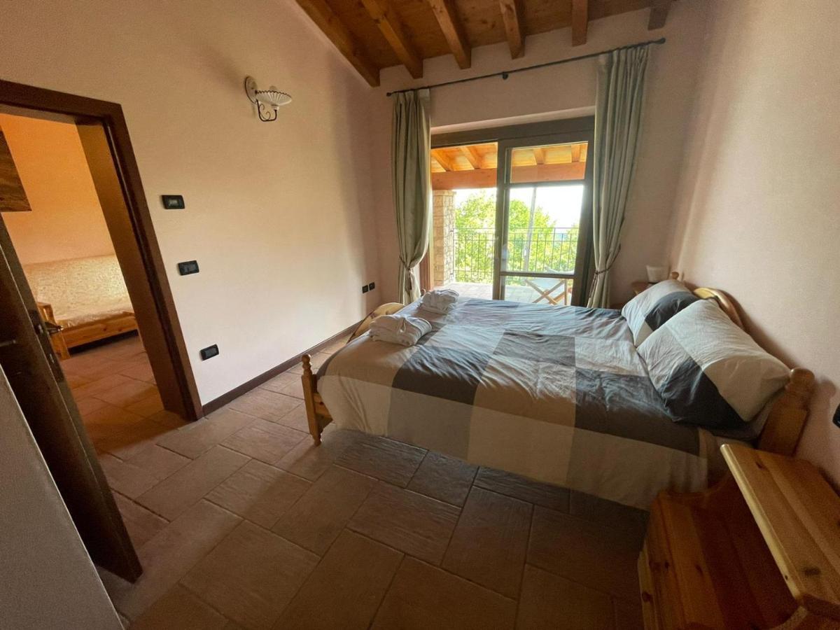 La Fiocchina - Magic Place - Apartments & Studios In Garda Lake - Countryside Farmhouse, Inside The Middle Of The Lake Salò Dış mekan fotoğraf